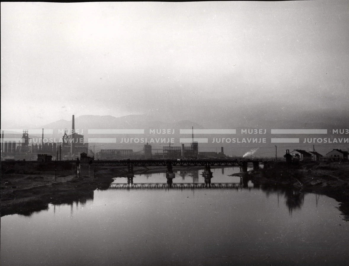1953_025_037