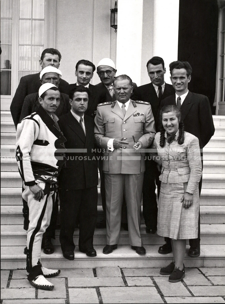 1952_014_100