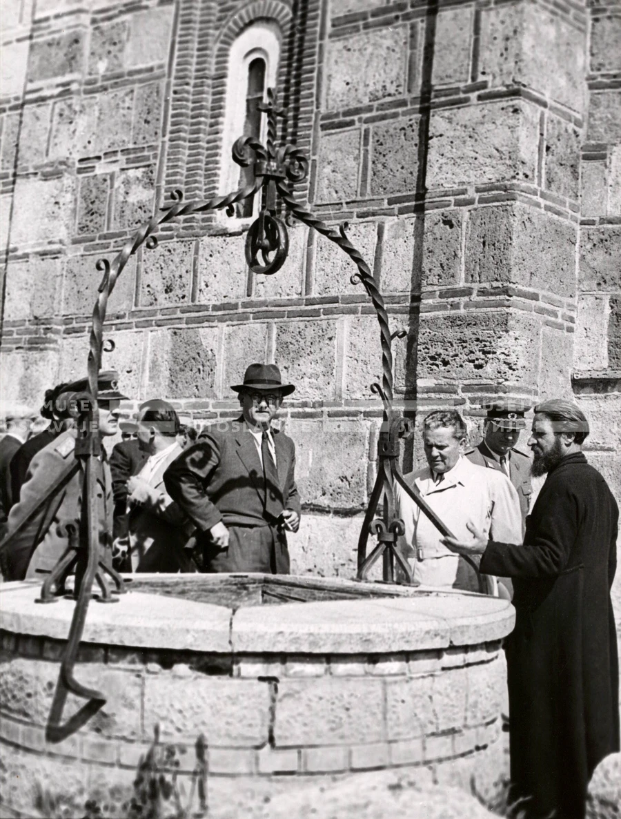 1950_006_122