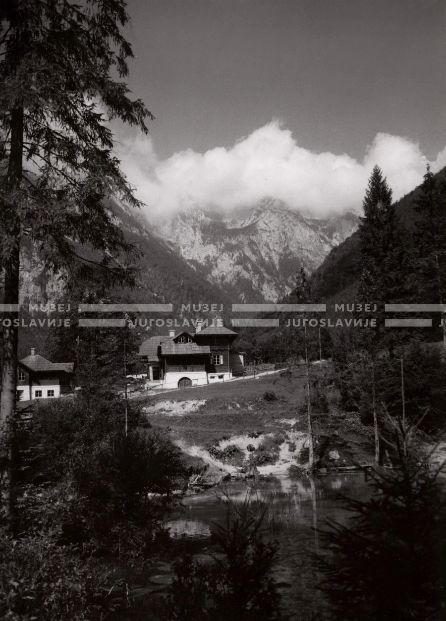 1951_010_173