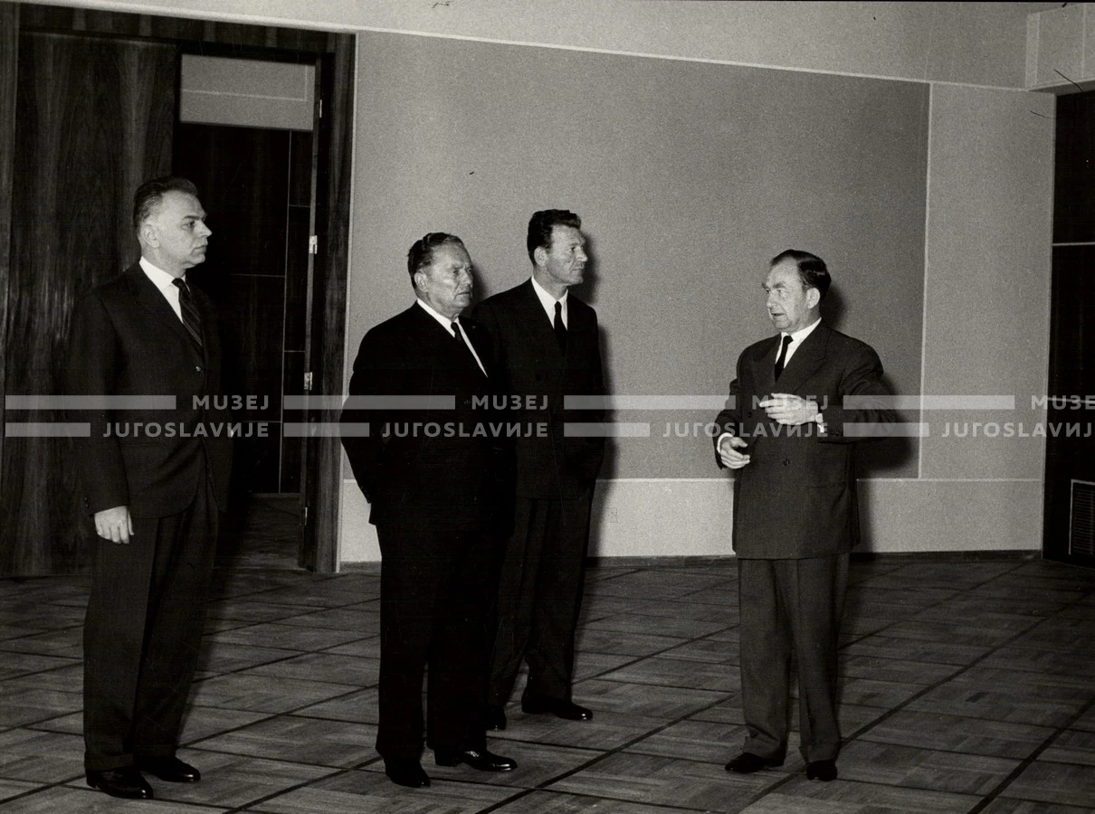 1961_167_010
