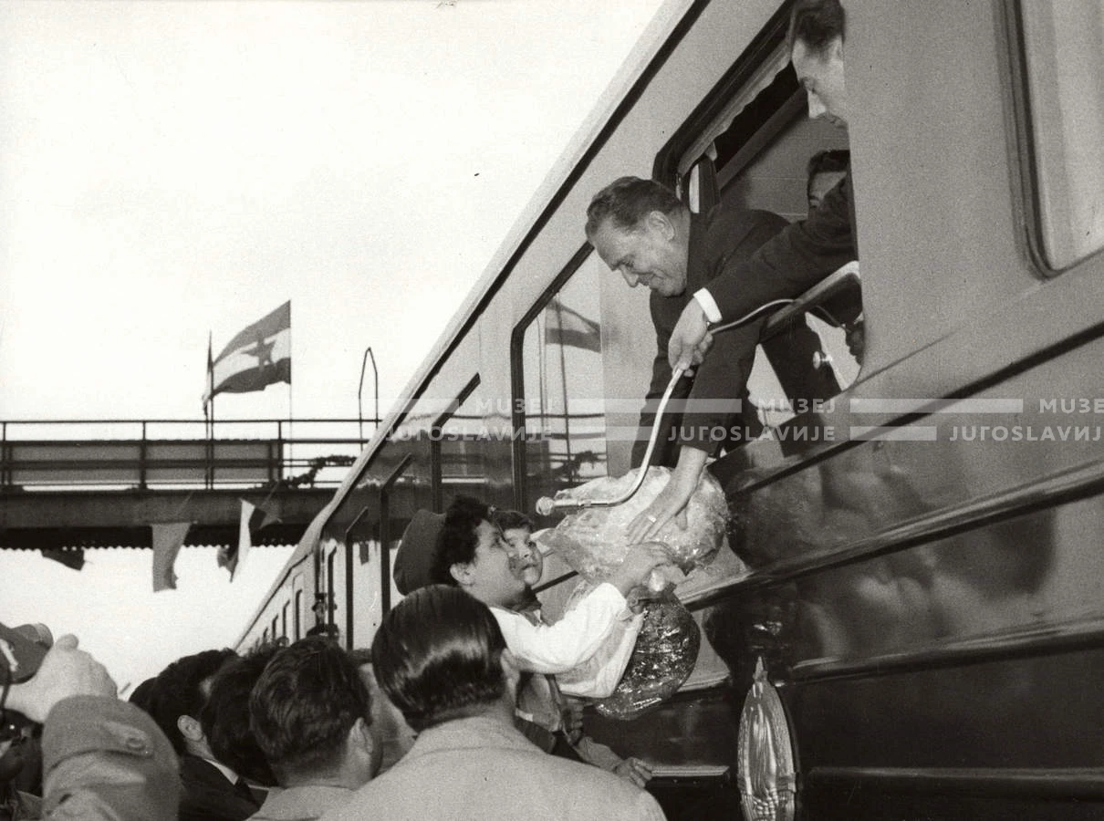 1961_166_175