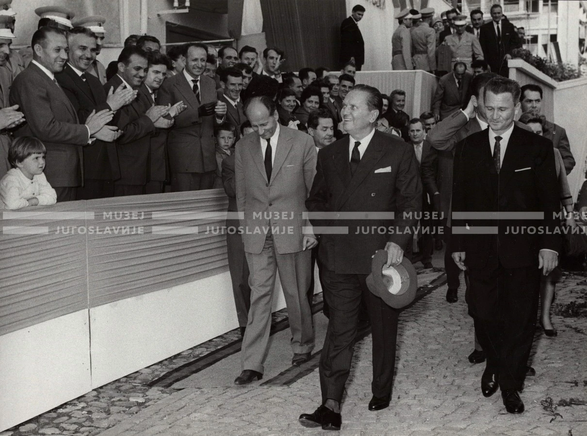 1961_169_067