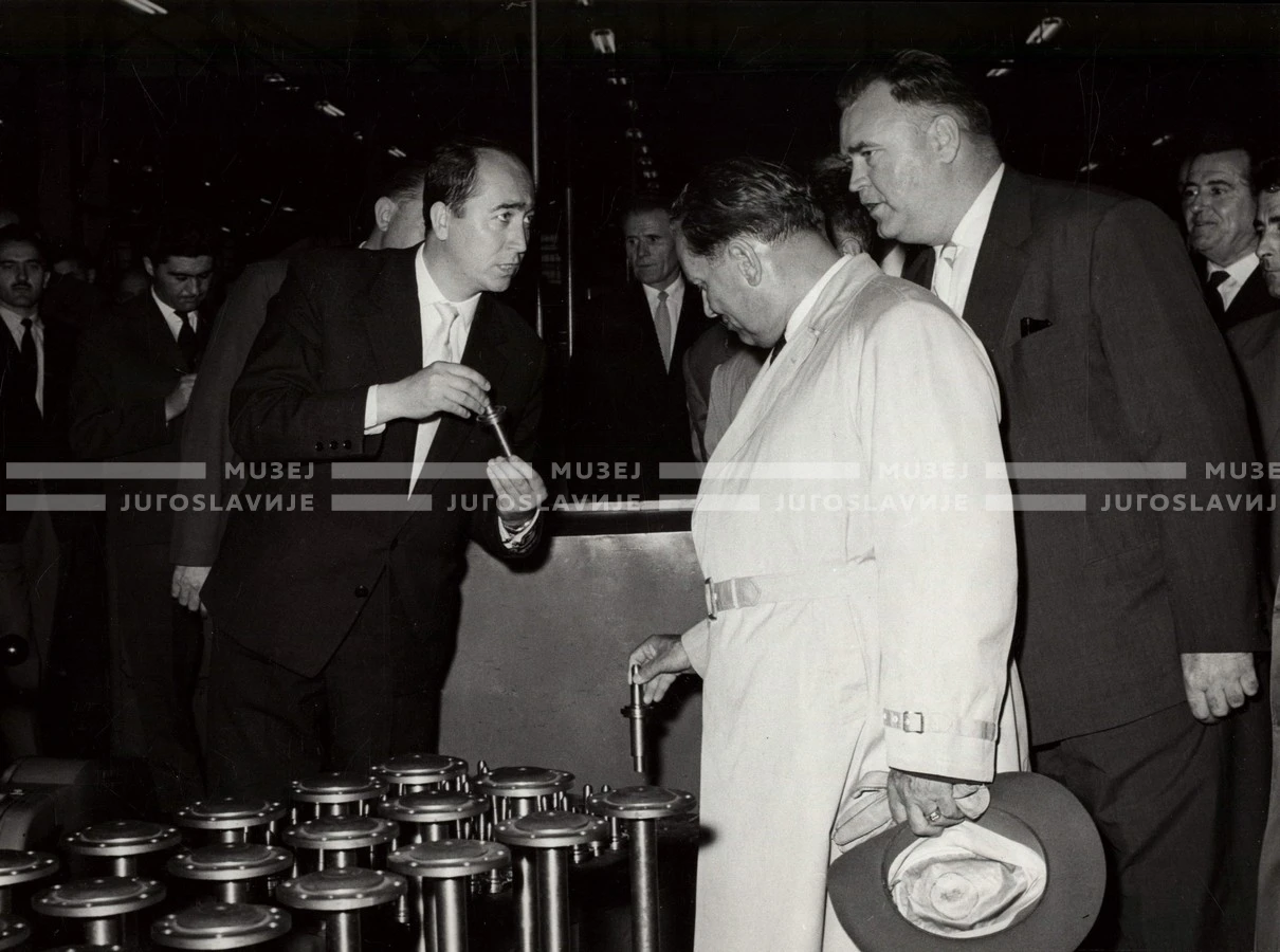 1961_169_030