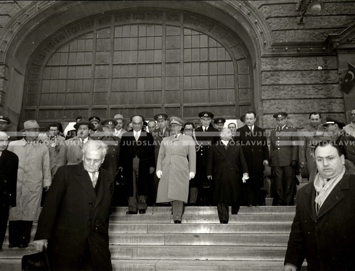 1954_027_096