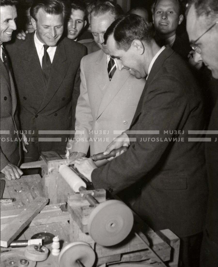 1952_014_094