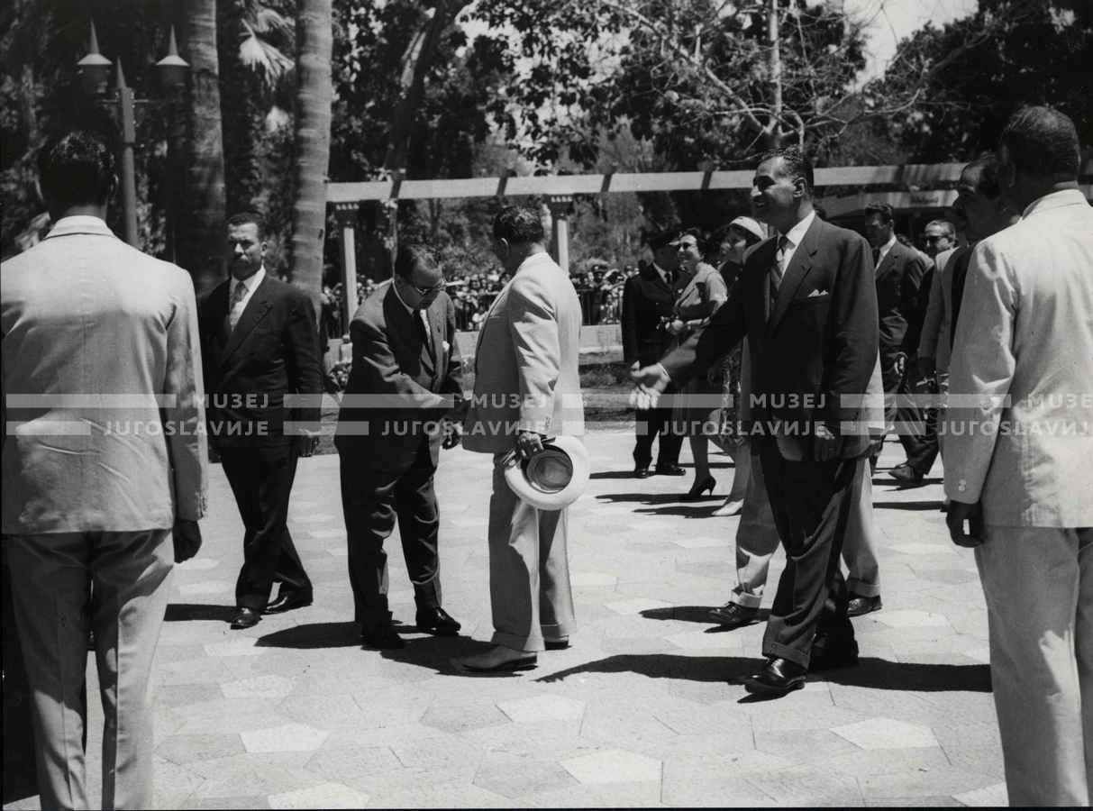 1961_165_010
