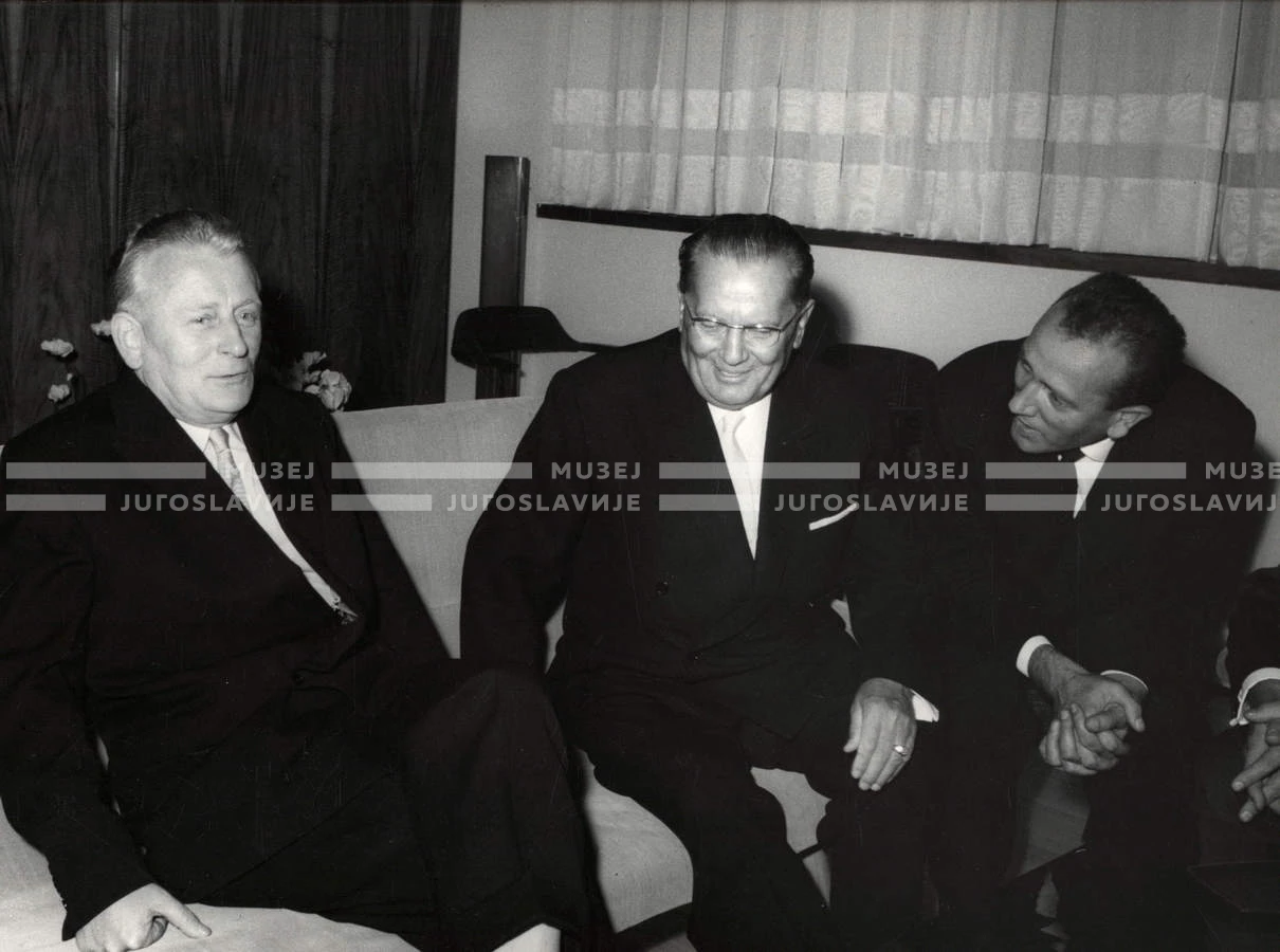 1964_252_164