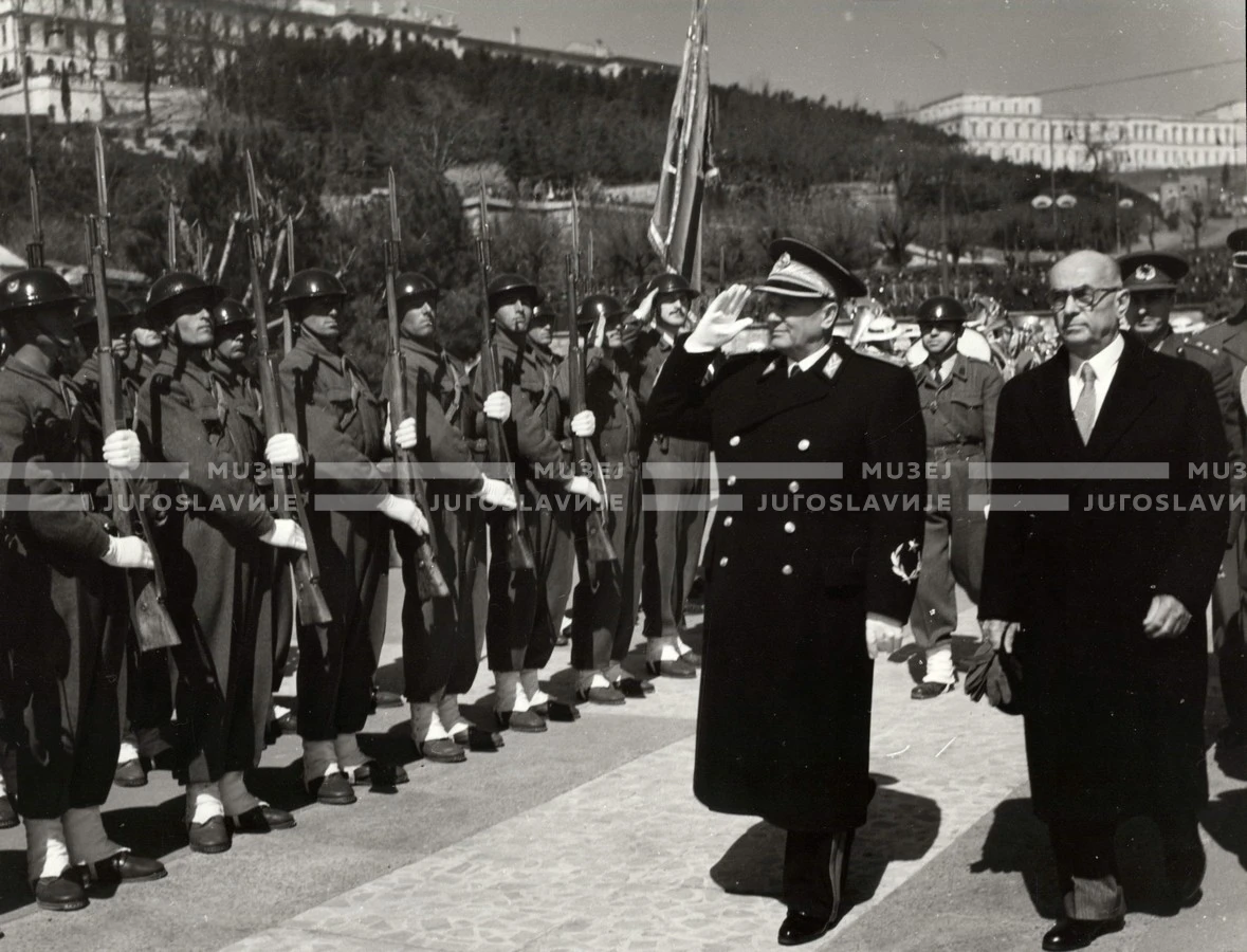 1954_027_153