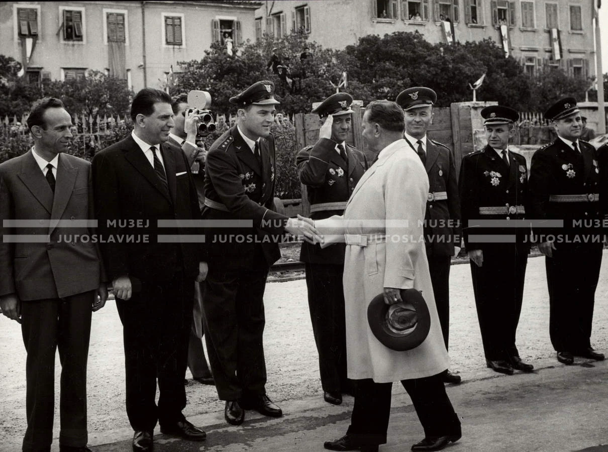 1961_166_081