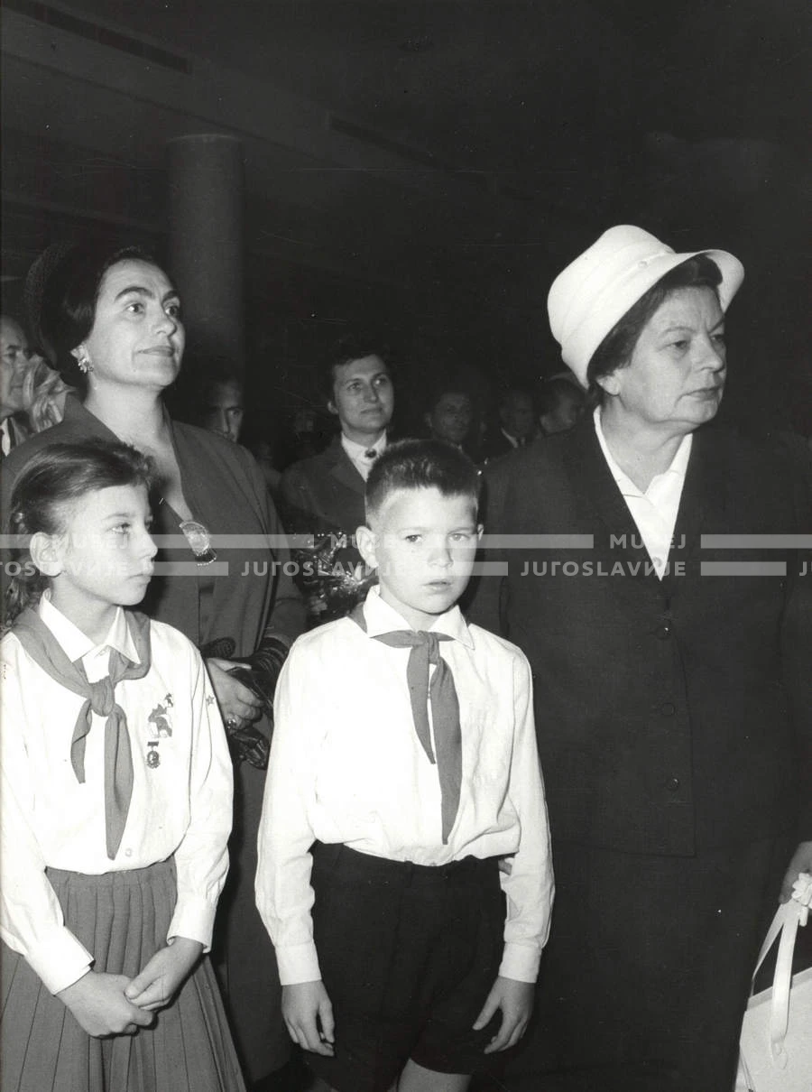 1964_252_096