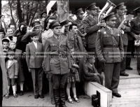 1954_028_041