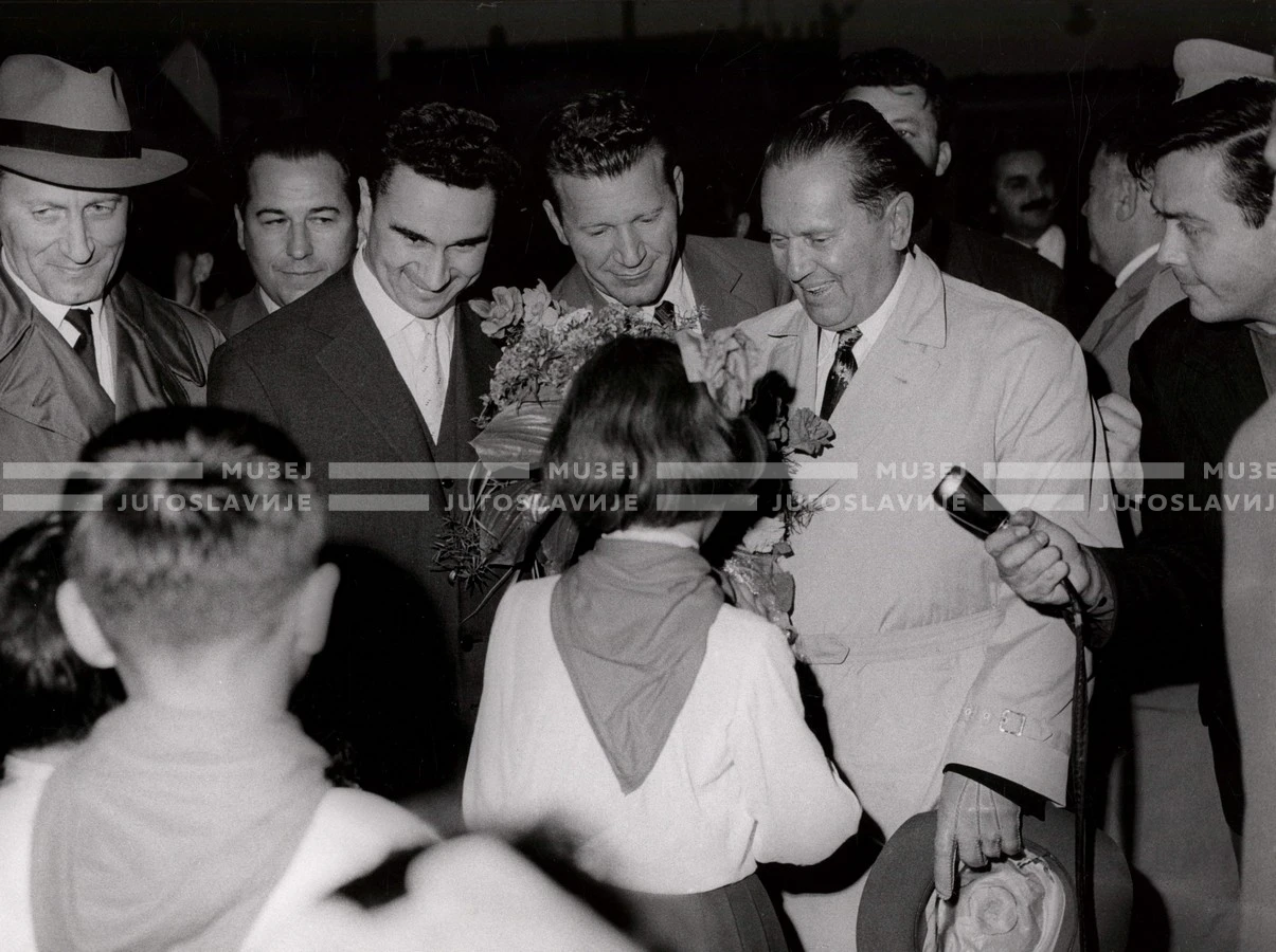 1961_169_194