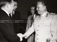 1952_013_112