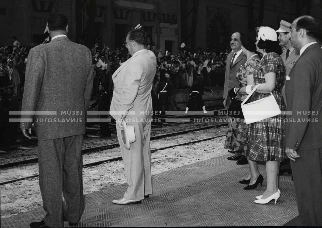 1961_165_083