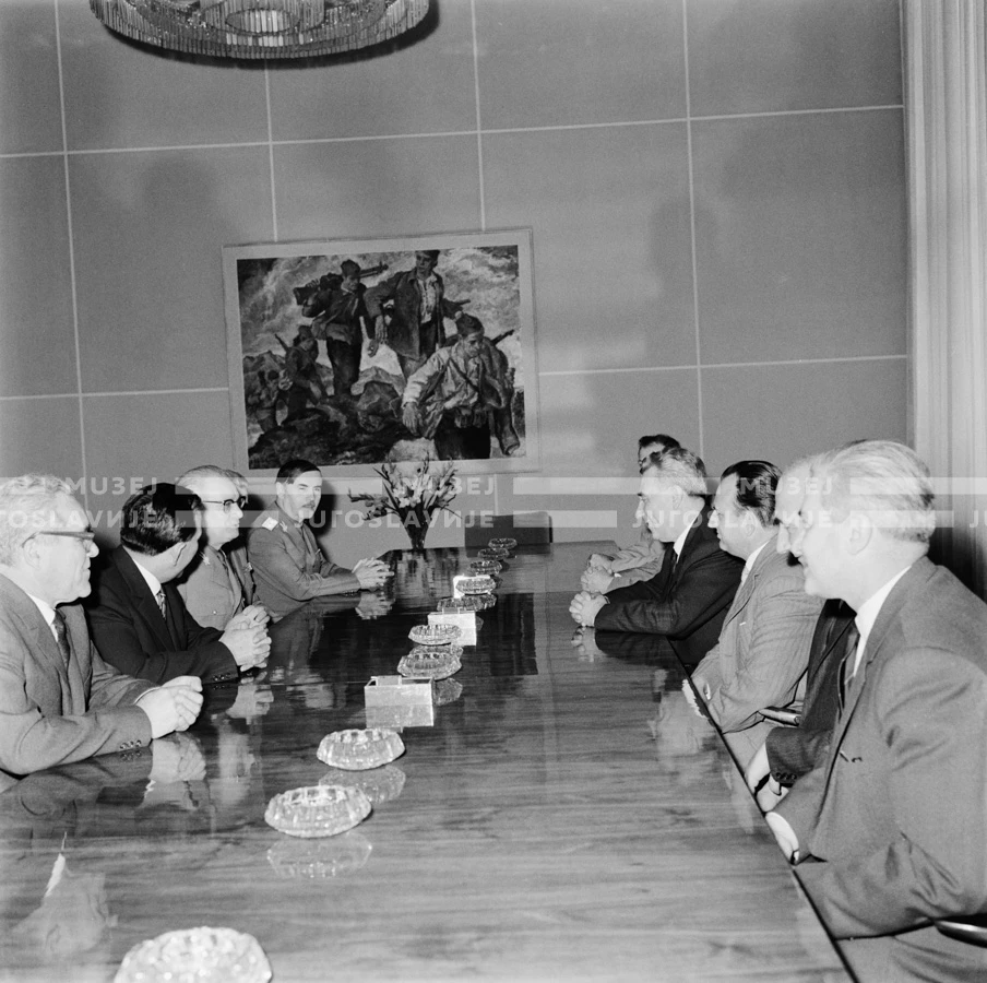 AR_B_34_09