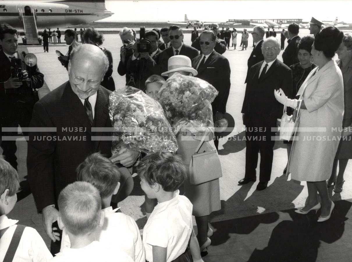 1964_252_081