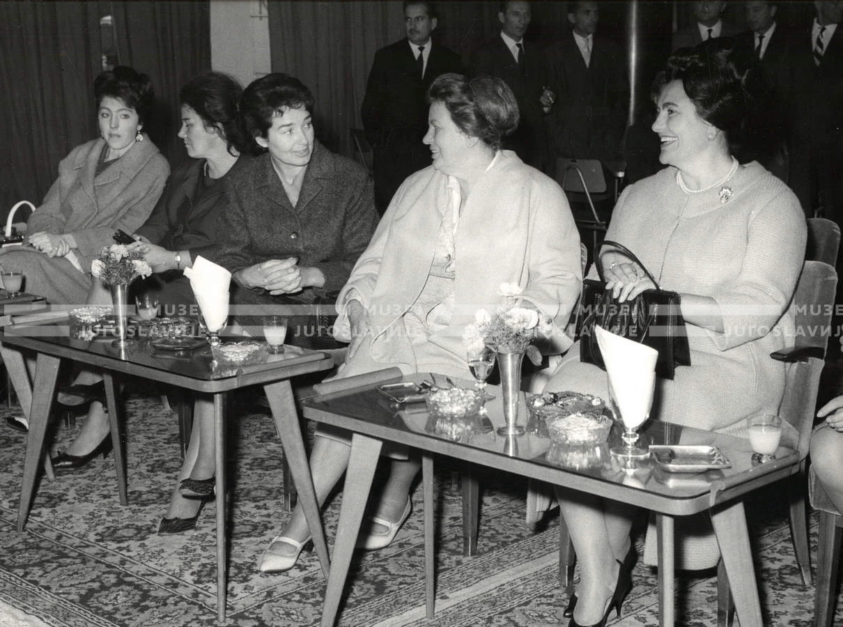 1964_252_146