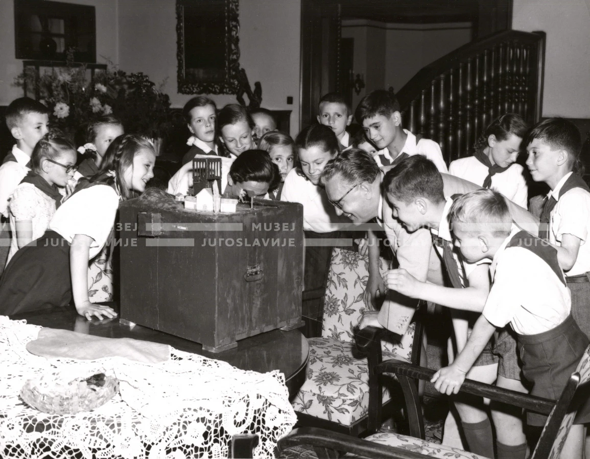 1950_006_103