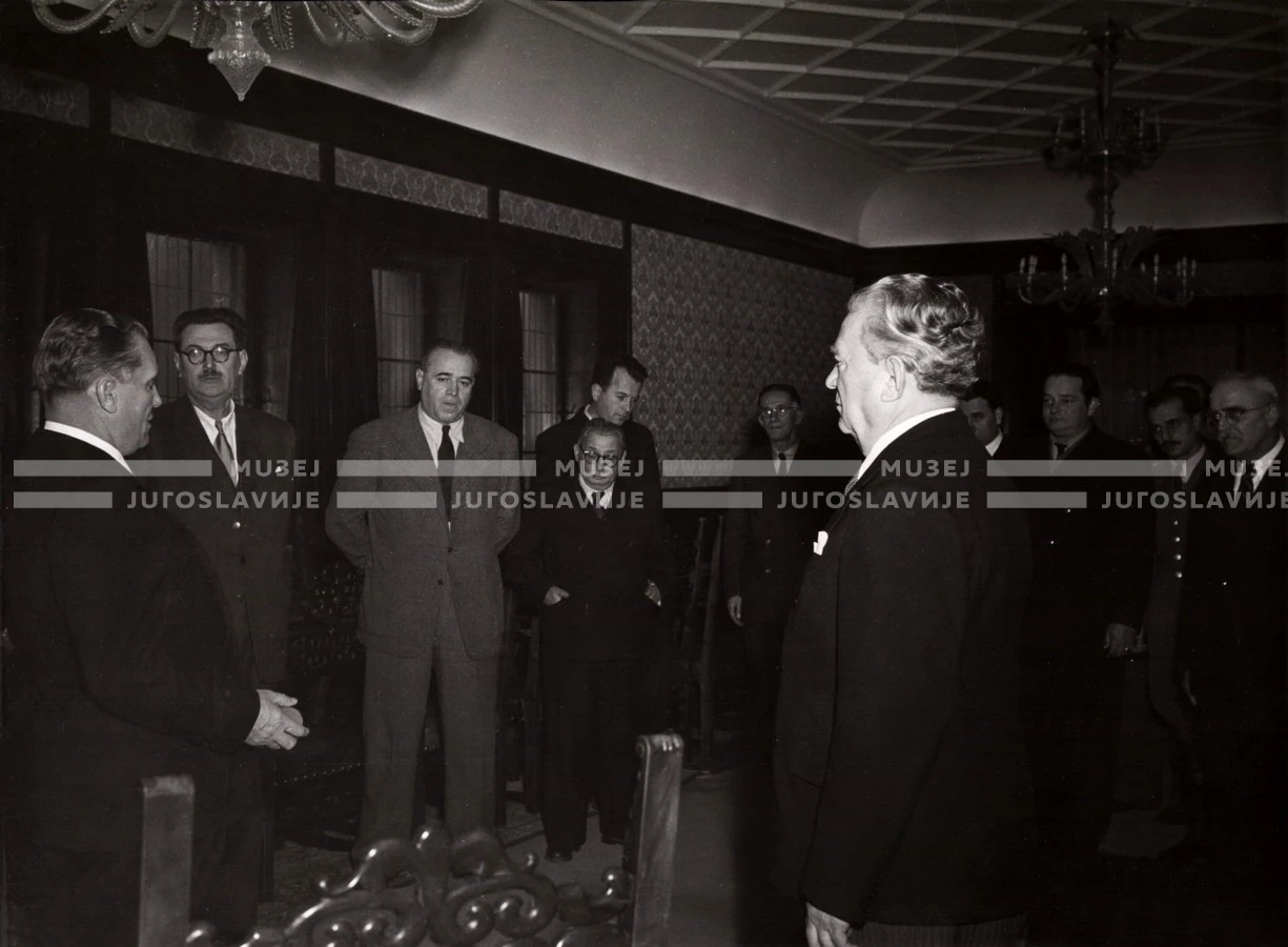 1950-51_008_092